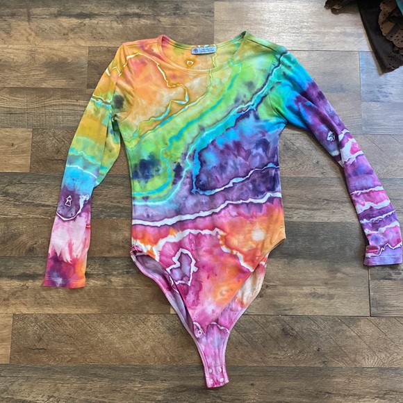 The most incredible pride rainbow outfit in the world - Picture 5 of 11